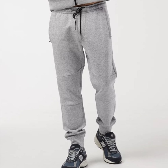 American Eagle AE 24/7 Jogger Mens Medium Gray Active Sweatpants Zip Pockets NEW - Picture 1 of 10